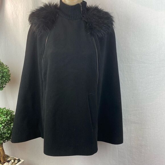 BCBG Black Ryder Fur Trim Vintage Look Pancho Cape Coat S - Picture 2 of 9